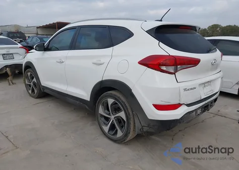 2016 Hyundai Tucson Sport z USA, uszkodzony, nr VIN KM8J33A26GU221131